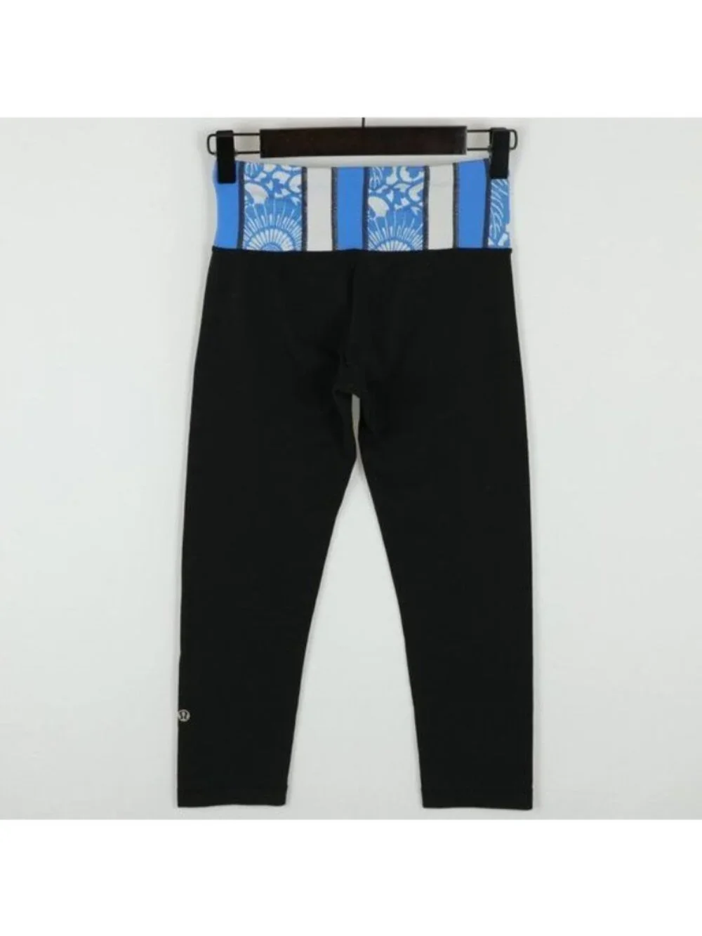 Lululemon Wunder Under Women's Size 2 Black Blue Reversible Capri Leggings